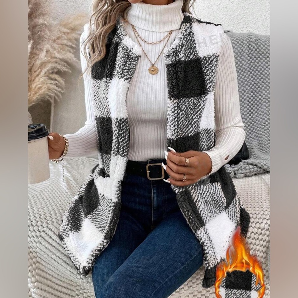 Emery Rose | Sherpa open vest size small